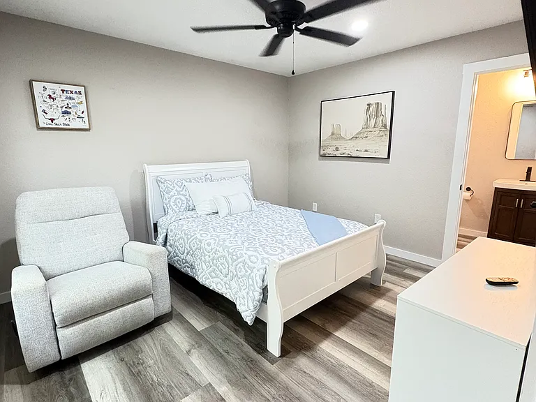 2020 Bagby Ave #A — Photo 25
