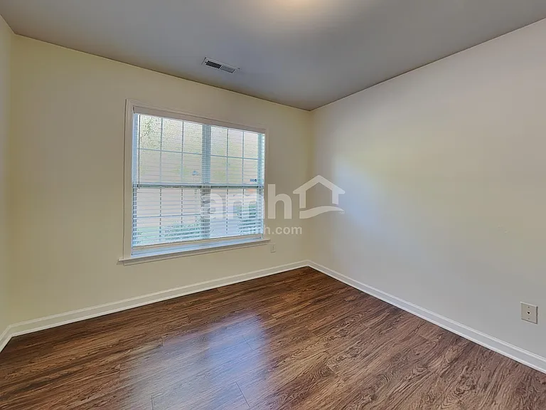 1867 Longmont Dr — Photo 14