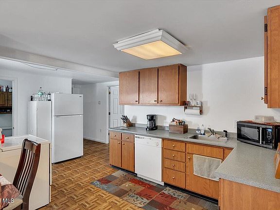 4th image of 120 Weatherwax Road