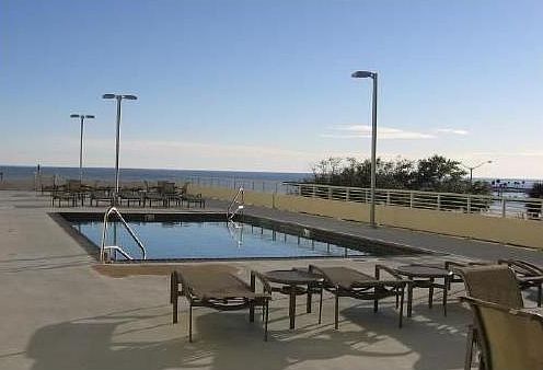 3rd image of 2060 Beach Blvd