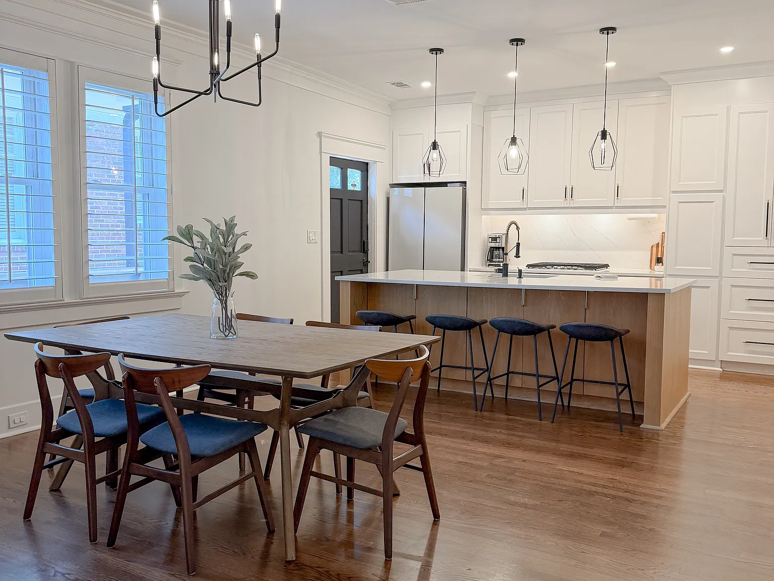 3 bed, 1800 sqft, $5,500 — Photo 4