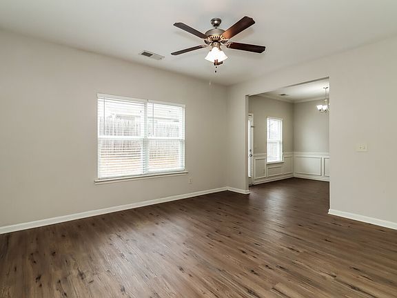 5th image of 539 Hill Crest Cir