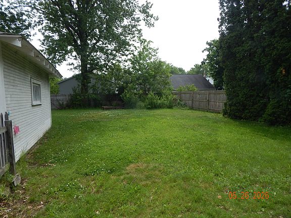 5th image of 206 Mohican Ave