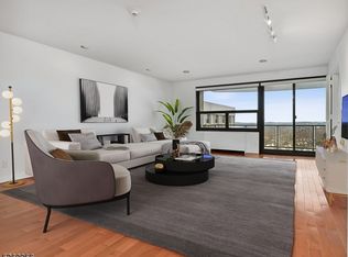 2 Claridge Dr #PENTHOUSE BW-12BW, Verona, NJ 07044