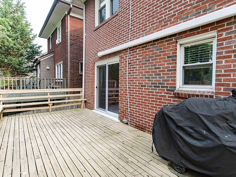 6331 Alderson St — Photo 33