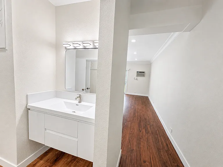 1440 Veteran Ave #225 — Photo 5