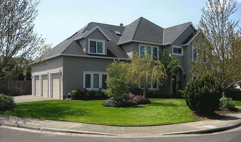 Oversized 3 Car Garage