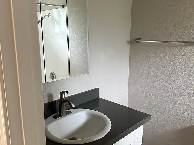 Des Moines Station Apartments — Photo 14
