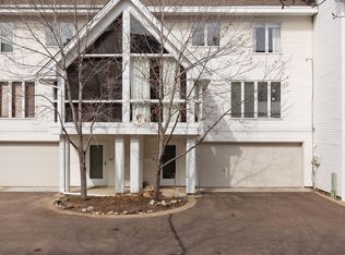 913 Dartmouth Pl SE, Minneapolis, MN 55414