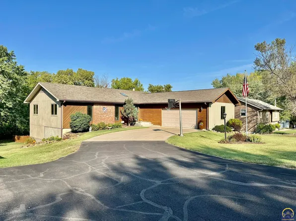 2525 SE Shawnee Dr, Topeka, KS 66605