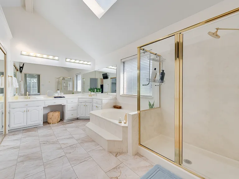 4027 Red Maple Dr — Photo 17