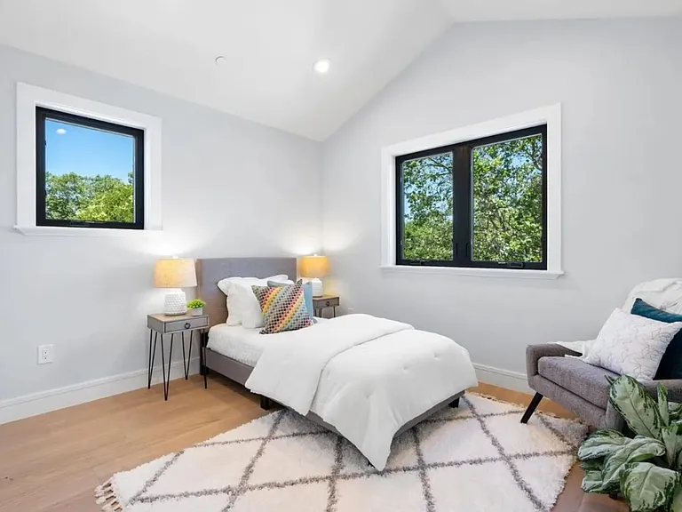 358 Iris St — Photo 26
