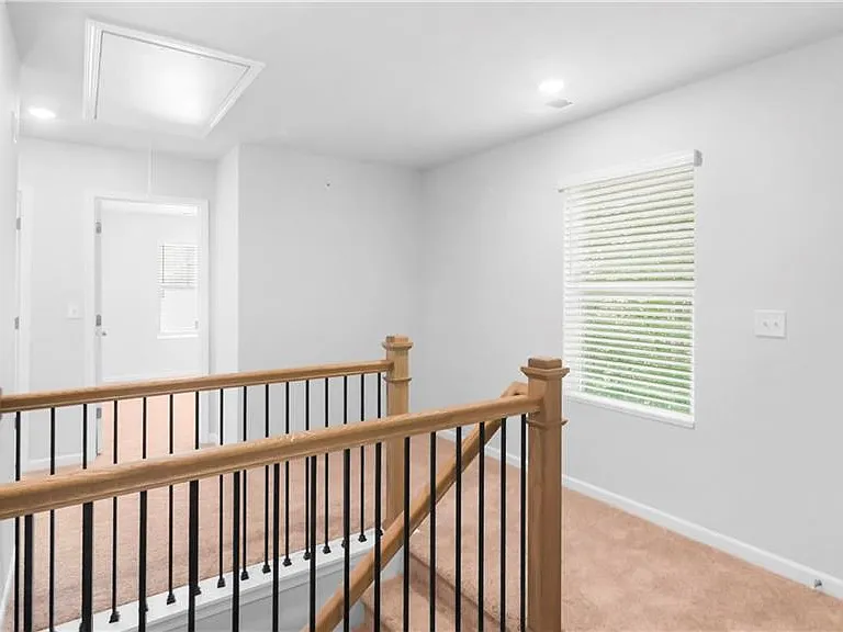 371 Lanier Cir — Photo 19