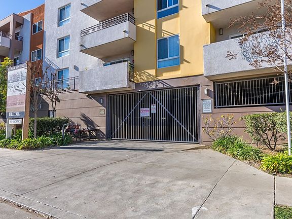 2nd image of 7925 Ventura Canyon Ave Unit 305