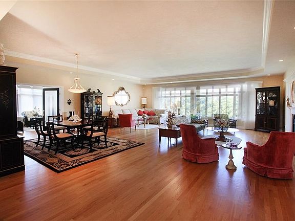 3rd image of 6009 Bay Hill Cir