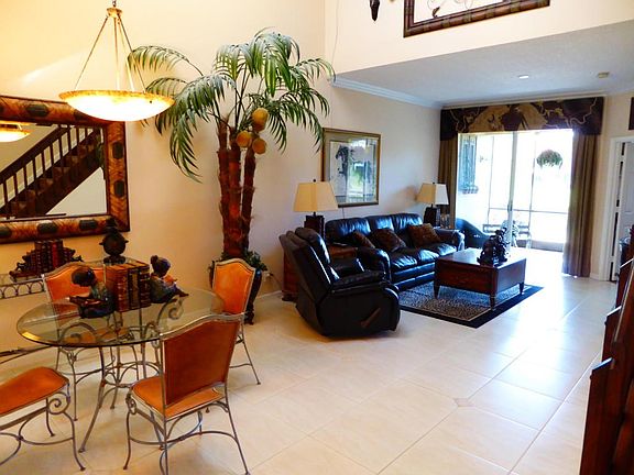 OPEN LIVING/DINING AREA