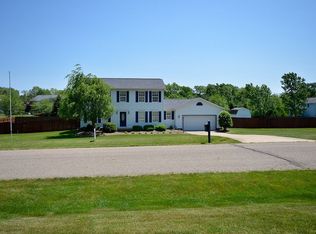 2541 Serenity Ln, Uniontown, OH