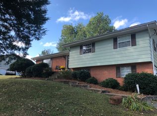 1004 Osburn Rd, Chickamauga, GA 30707