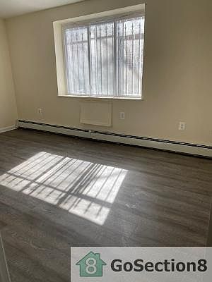 2nd image of 1910 Lacombe Ave APT 1