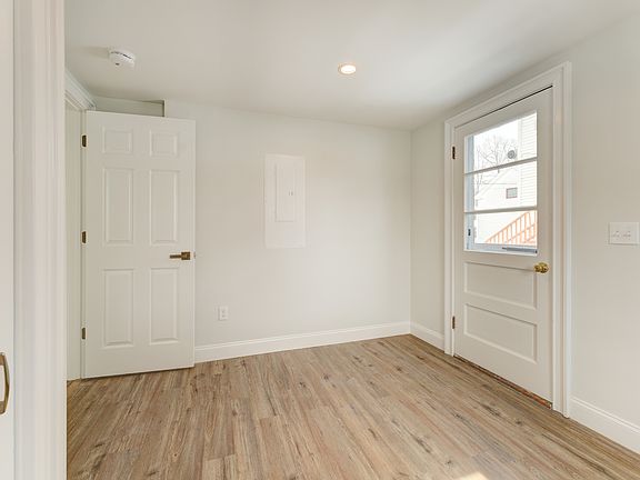 5th image of 16 Dunlap St #2