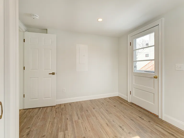 16 Dunlap St #2 — Photo 5