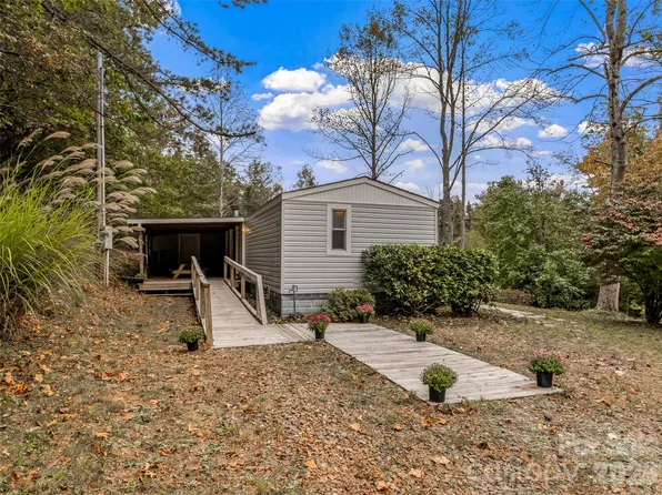 50 Wild Iris Dr, Burnsville, NC 28714