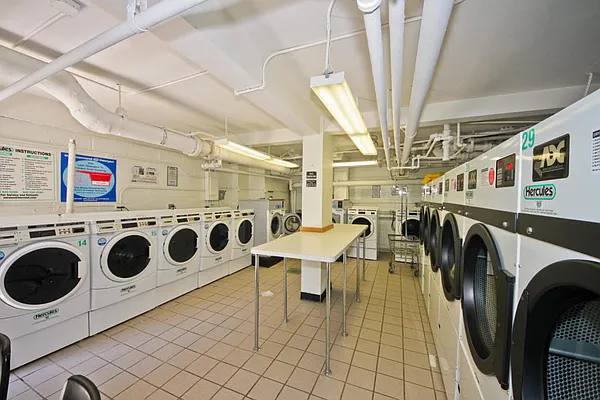 Rented by Metro Net Realty | media 5
