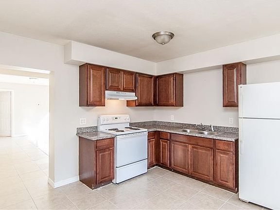 4th image of 5111 Saint Thomas Pl