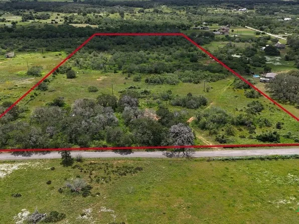 1262 County Road 467, Stockdale, TX 78160