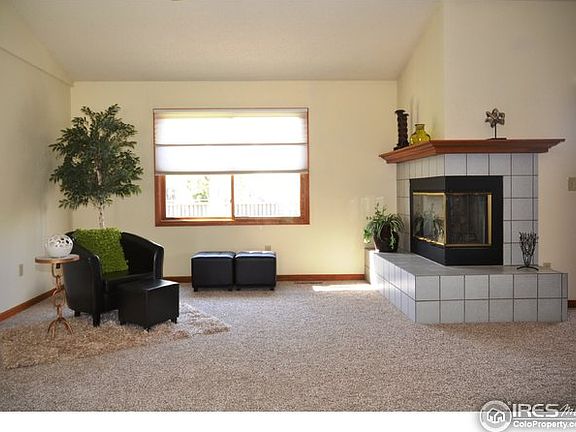 Living Room, Gas Fireplace