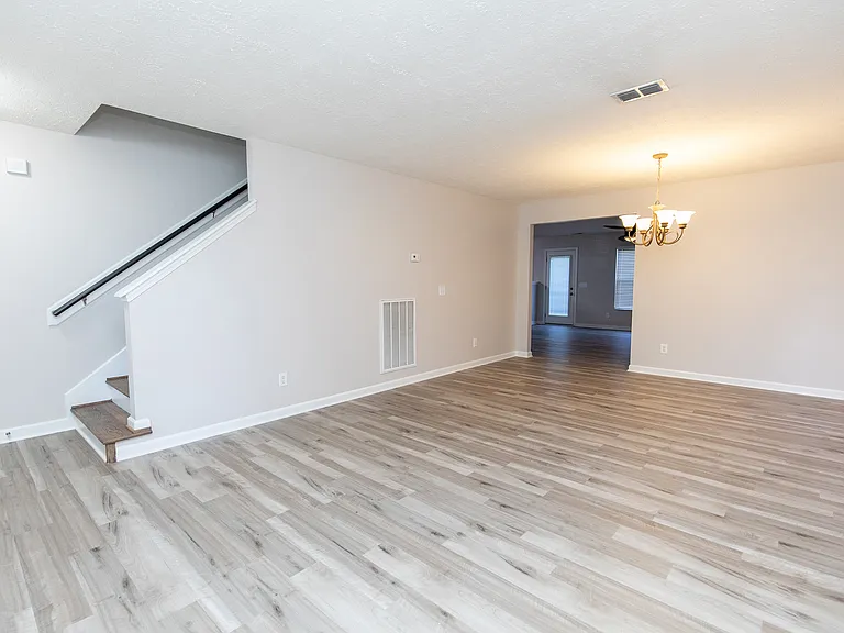 156 Ivy Hill Ln — Photo 4