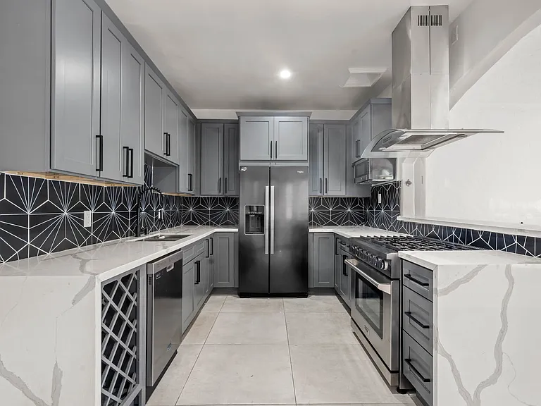 1415-1419 S Sherbourne Dr — Photo 3