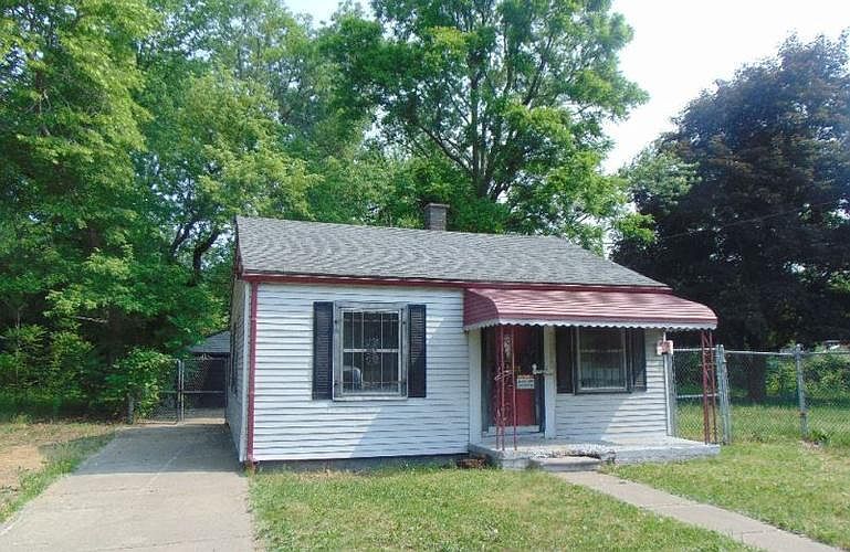 1st image of 22316 Puritan St