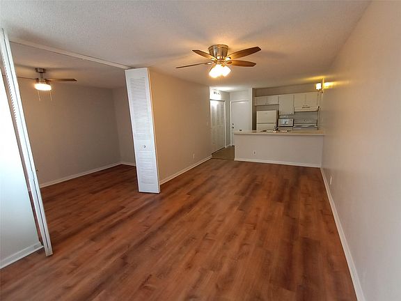 4th image of 2771 Riverside Dr APT 511-A