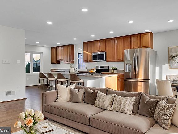 5th image of 4224 Kinmount Rd