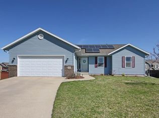 5640 Prairie Hill Ct, Marion, IA 52302