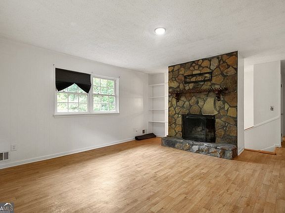 5th image of 2865 Lanier Beach South Rd