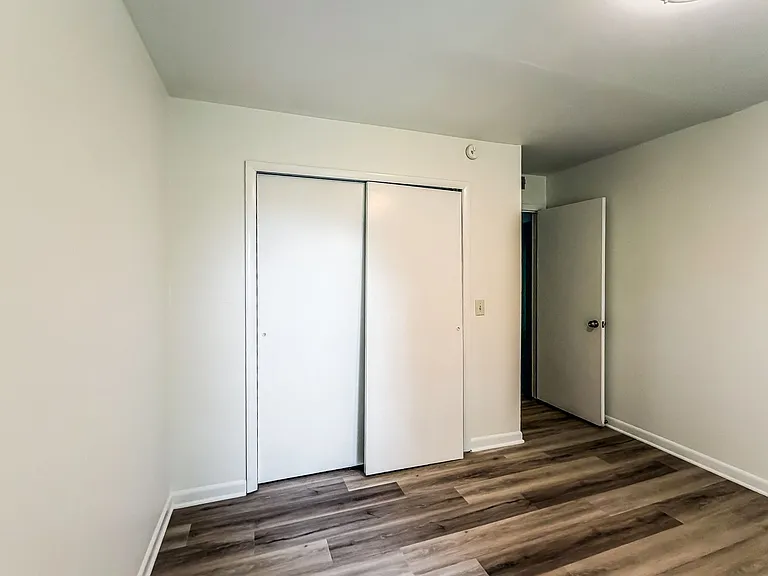 Charlestown Square Apartments — Photo 15