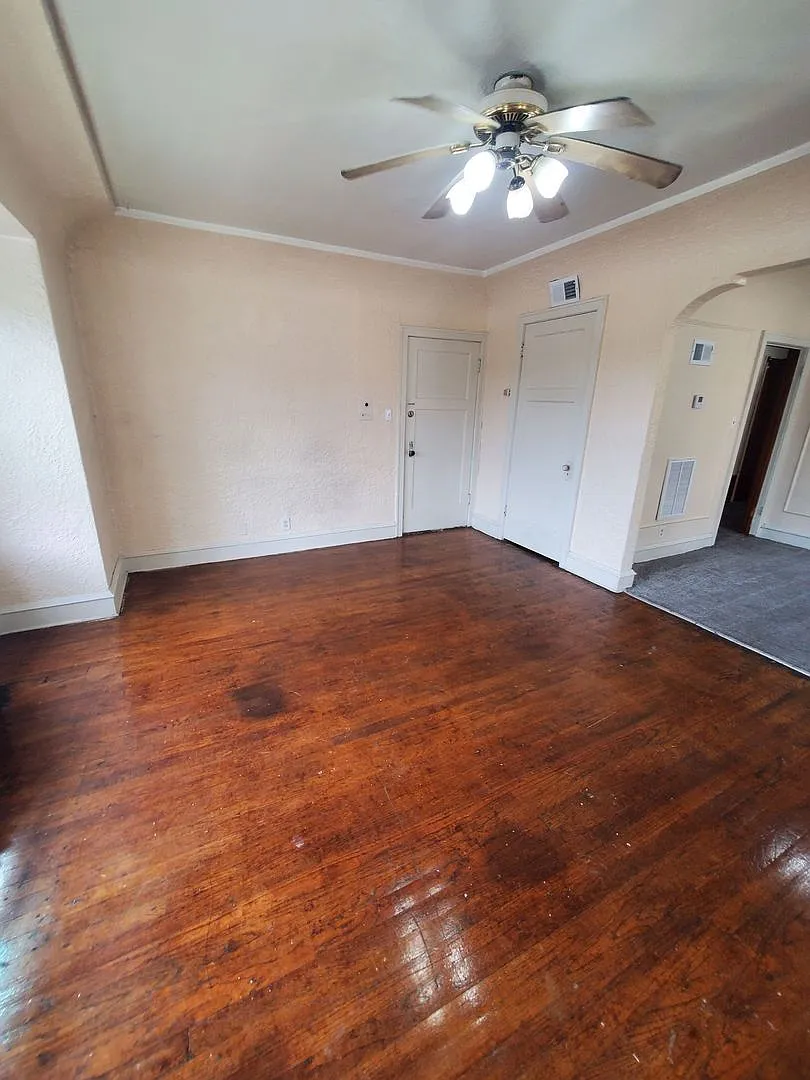 2527 S. 13th St. - 8 Unit — Photo 2