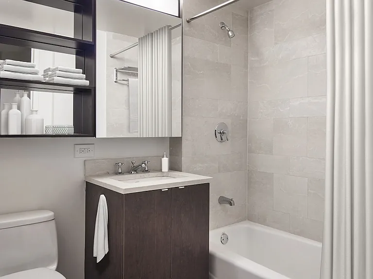 215 E 96th St #17Q — Photo 7