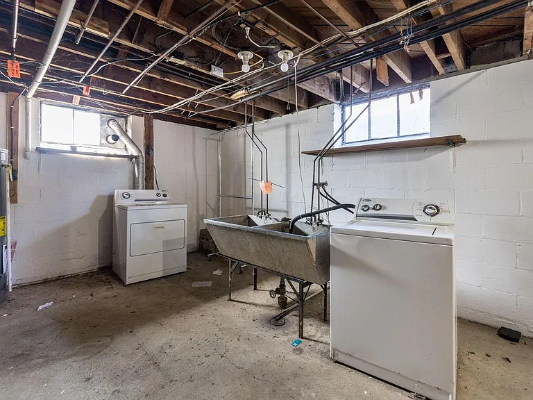 1147 S Cassingham Rd #B — Photo 12