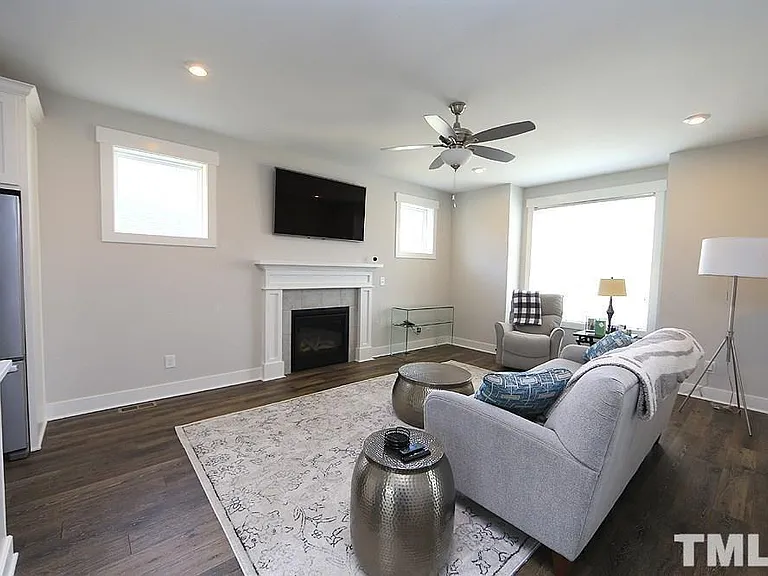 1637 Tunnel St — Photo 3