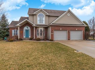 3002 Sable Oaks Rd, Bloomington, IL 61704