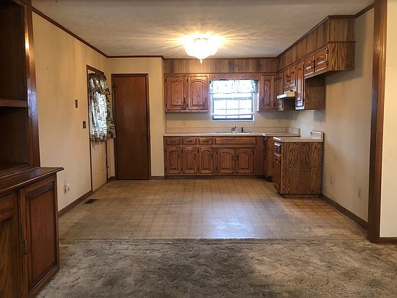 3rd image of 501 E Harper Johnson Dr