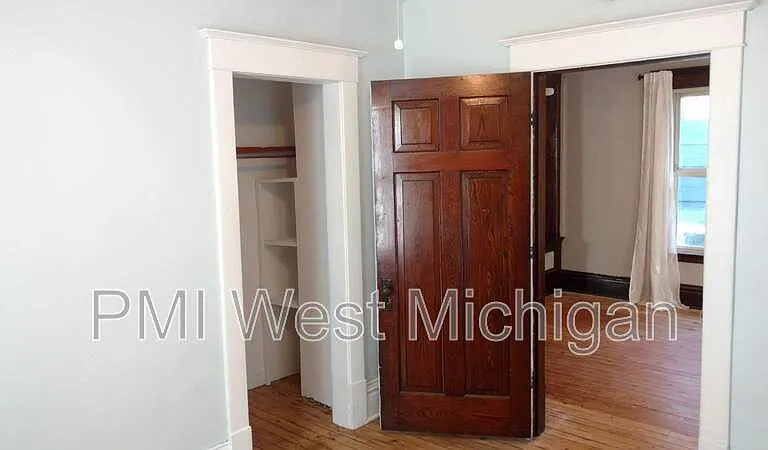 946 Pine Ave NW #1 — Photo 6