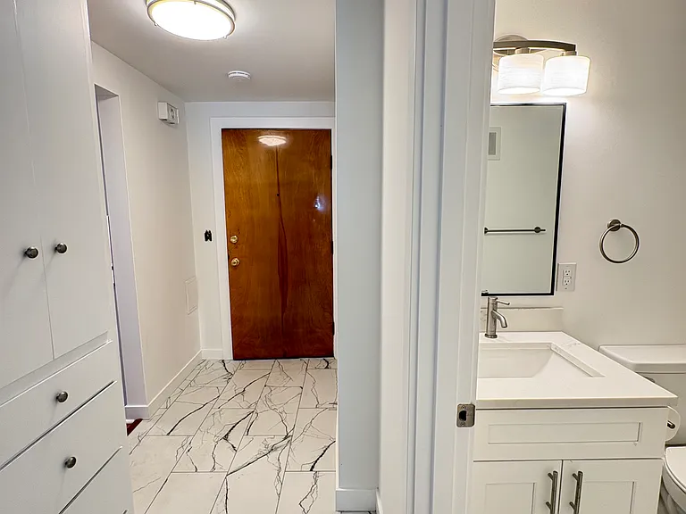 2345 Minor Ave E #9 — Photo 2