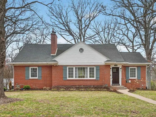 1521 Cherry Ln, Cedar Falls, IA 50613