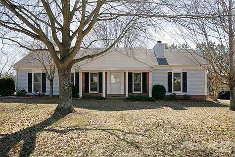 1st image of 700 Riverview Dr