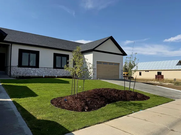 1375 Morado Dr, Casper, WY 82609