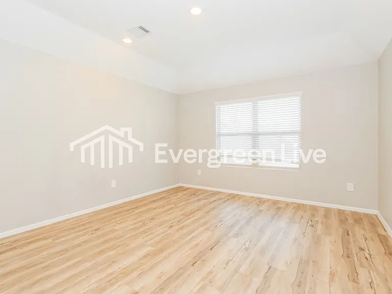 114 Southern Red Oak Ln — Photo 8